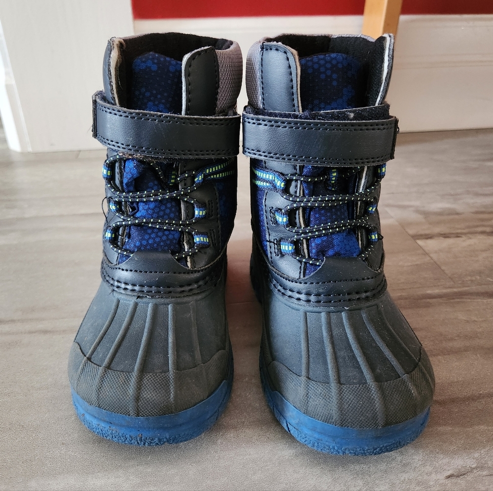 Stride Rite Black and Blue Kids Snow Boots